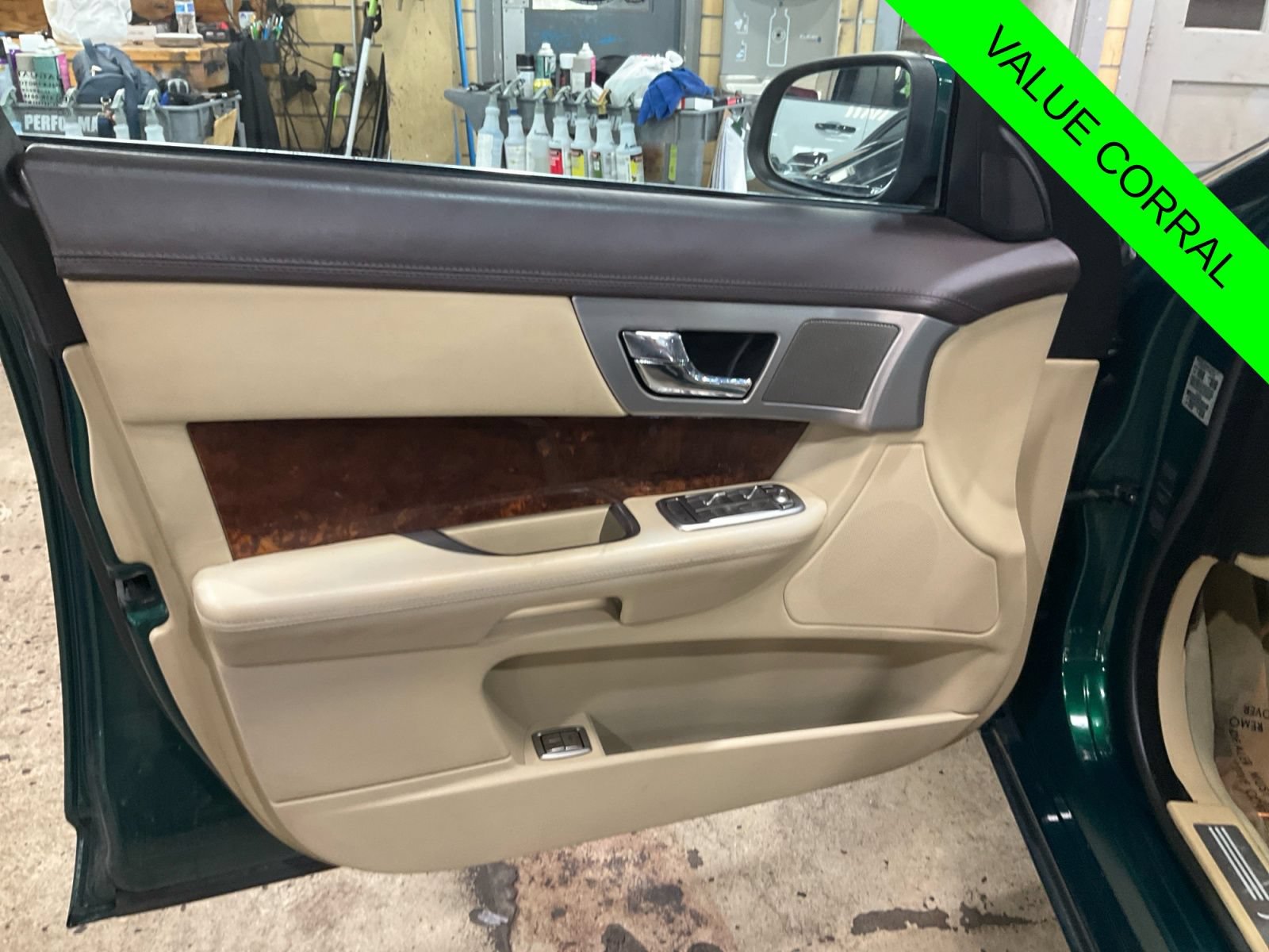 Used 2009 Jaguar XF Premium RWD image 31