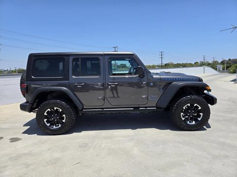 Used 2025 Jeep Wrangler Unlimited Rubicon 4xe w/ Convenience Group AWD/4WD image 2