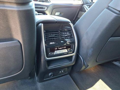 Used 2022 BMW X7 M50i w/ Executive Package AWD/4WD image 17