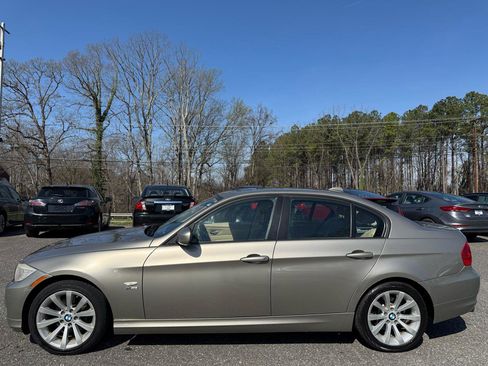Used 2011 BMW 328i xDrive Sedan image 4