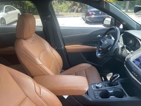 Used 2020 Cadillac XT4 Premium Luxury FWD image 8