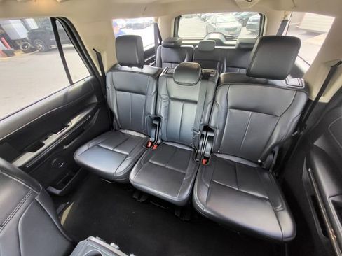 Used 2024 Ford Expedition Max XLT RWD image 12