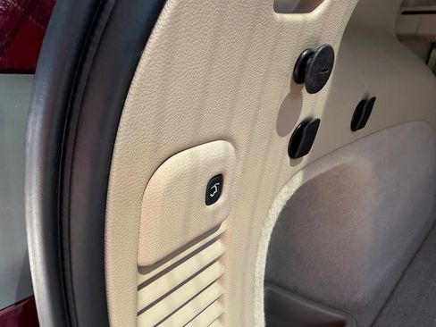 Used 2018 Jeep Grand Cherokee Overland AWD/4WD image 27