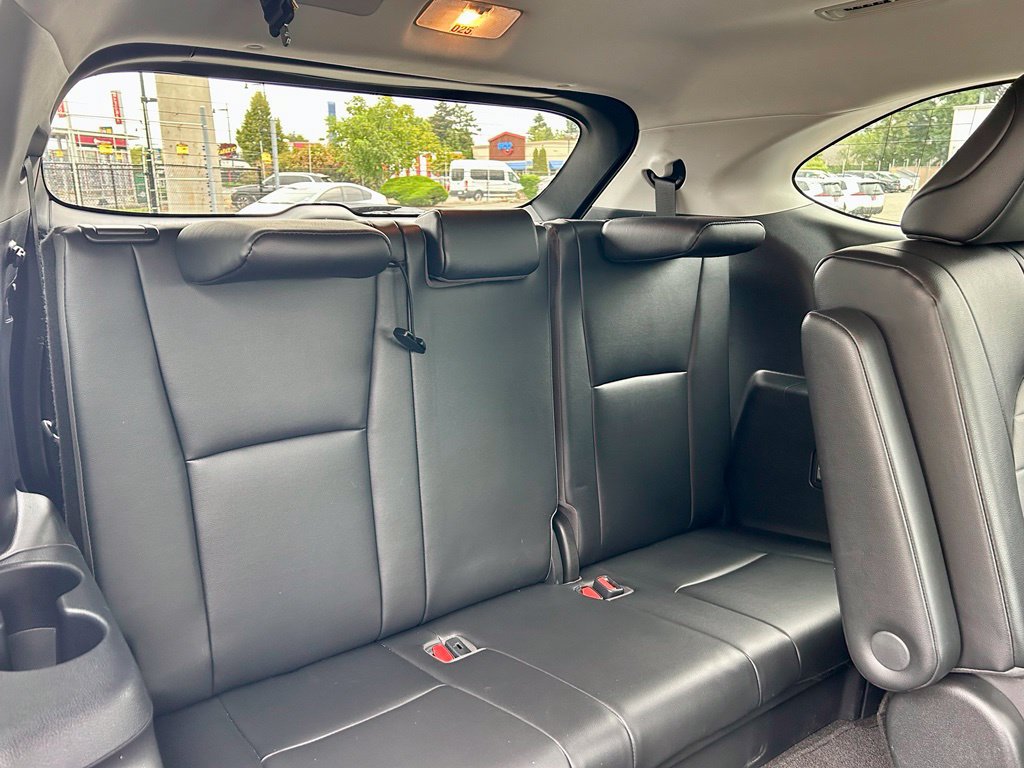 Used 2023 Toyota Highlander XLE AWD/4WD image 16