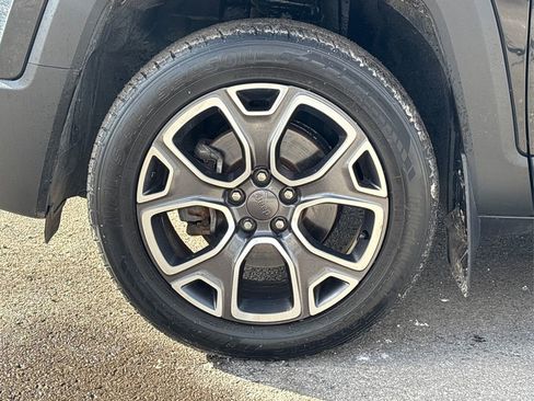 Used 2016 Jeep Renegade Limited image 13