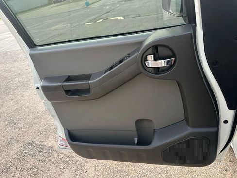 Used 2014 Nissan Xterra X image 23