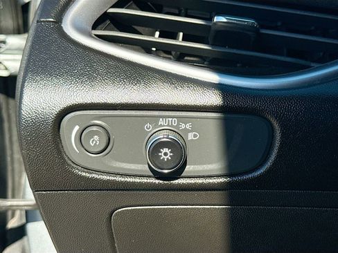 Used 2025 Chevrolet Malibu LT image 10