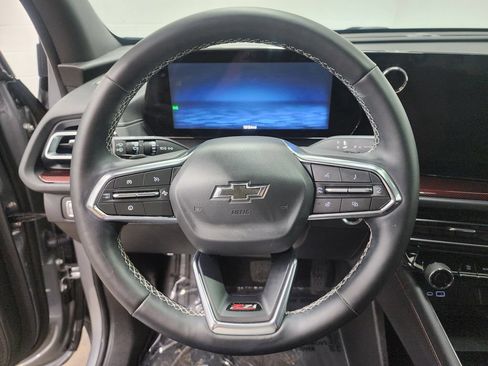 Used 2025 Chevrolet Traverse Z71 AWD/4WD image 14