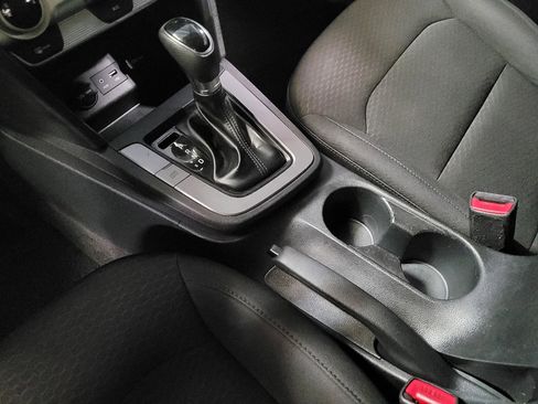 Used 2019 Hyundai Elantra SE w/ Cargo Package FWD image 26