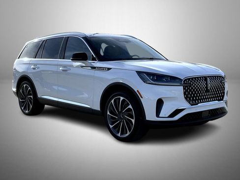 New 2026 Lincoln Aviator Reserve image 3