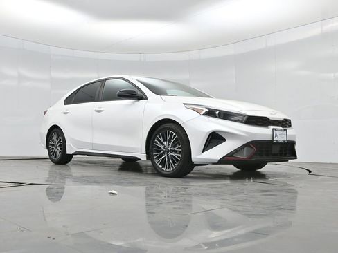 Used 2023 Kia Forte GT-Line w/ GT-Line Premium Package FWD image 2
