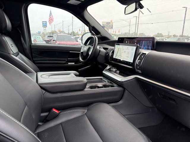 Used 2025 Ford Expedition Max Platinum w/ Stealth Performance Package AWD/4WD image 12