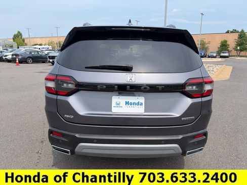 Certified 2024 Honda Pilot Touring image 6