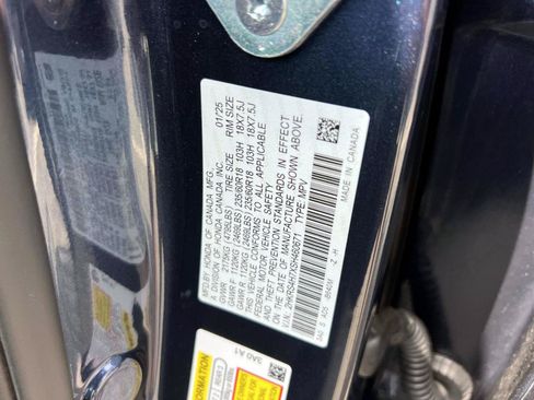 Used 2025 Honda CR-V EX-L image 18