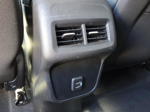 Used 2020 Chevrolet Equinox LT image 15