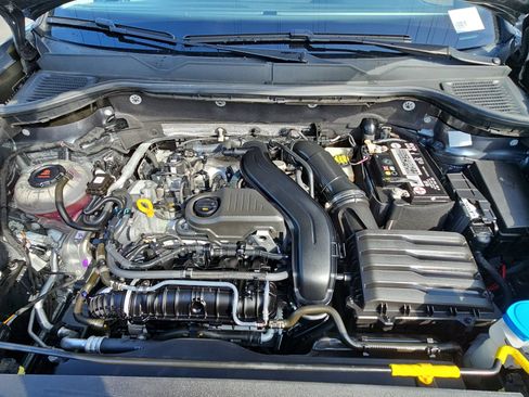 Certified 2022 Volkswagen Taos SE FWD image 29