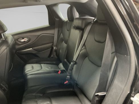 Used 2021 Jeep Cherokee Latitude Lux w/ Comfort/Convenience Group image 13