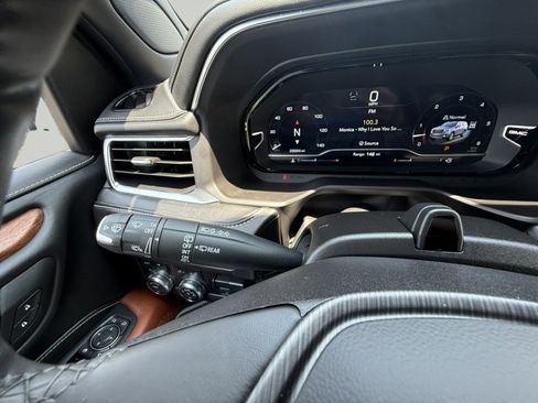 Certified 2024 GMC Yukon Denali Ultimate image 28