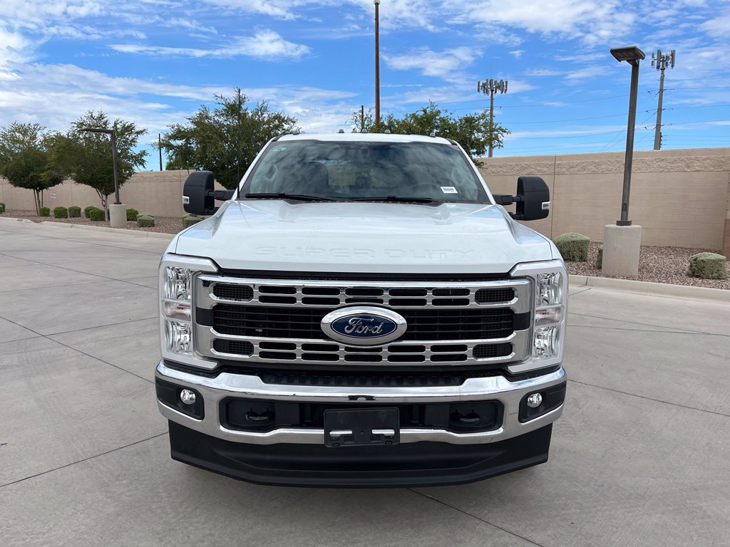 Used 2025 Ford F350 XLT w/ FX4 Off-Road Package AWD/4WD image 3