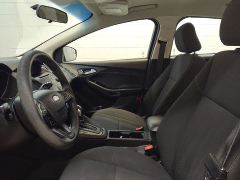 Used 2017 Ford Focus SE FWD image 17