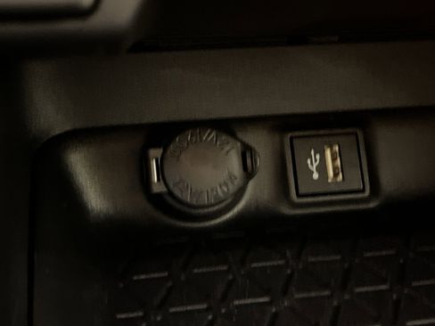 Used 2025 Toyota RAV4 LE image 33