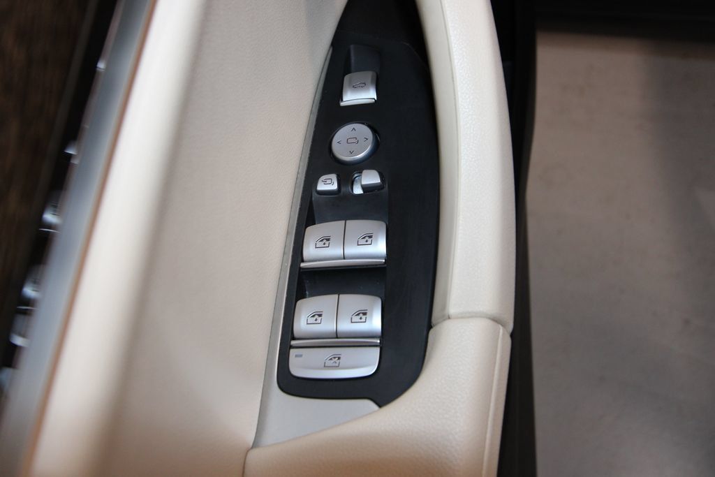 Used 2023 BMW X3 xDrive30i w/ Premium Package AWD/4WD image 6