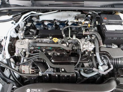 Used 2023 Toyota Corolla LE FWD image 28