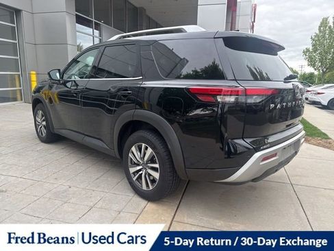 Used 2023 Nissan Pathfinder SL AWD/4WD image 13