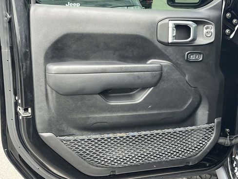 Used 2022 Jeep Gladiator Willys image 13