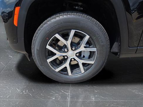 New 2025 Jeep Grand Cherokee Limited w/ Luxury Tech Group II image 43