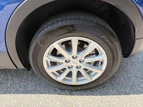 Used 2023 Cadillac XT4 Luxury w/ Cold Weather Package FWD image 20