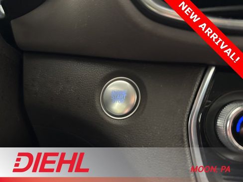 Used 2020 Hyundai Santa Fe SEL w/ Convenience Package image 27