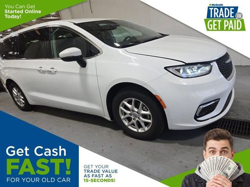 Used 2023 Chrysler Pacifica Touring-L image 1