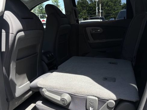 Used 2010 Chevrolet Traverse LS FWD image 15