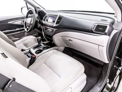 Used 2018 Honda Pilot LX image 32