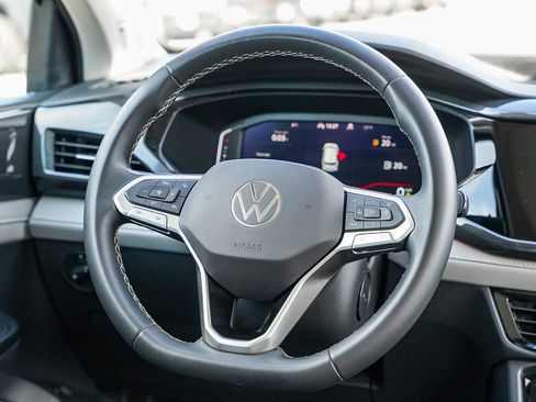 Used 2023 Volkswagen Taos SEL AWD/4WD image 16