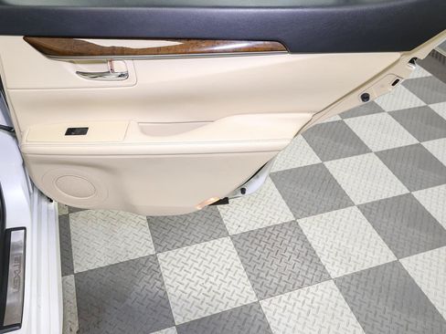 Used 2015 Lexus ES 350 w/ Premium Package FWD image 20