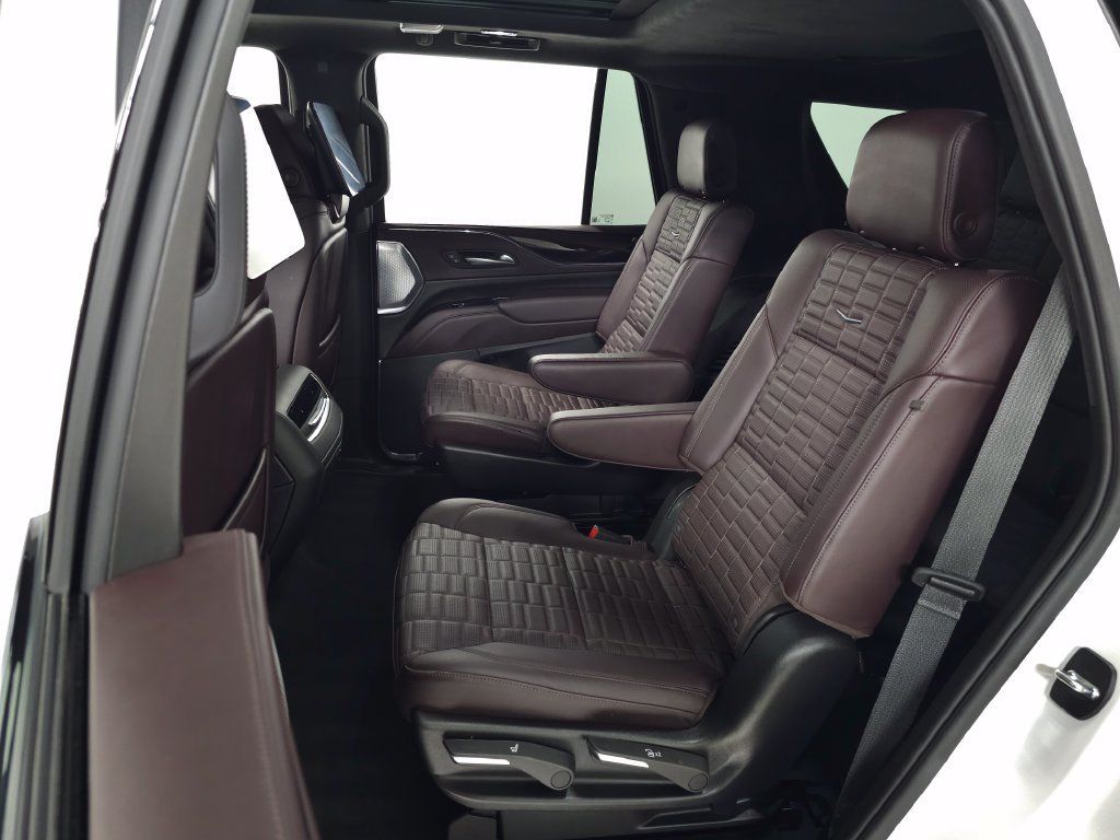 Used 2024 Cadillac Escalade Sport Platinum w/ LPO, ONYX Package AWD/4WD image 40