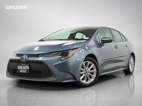 Used 2020 Toyota Corolla LE w/ LE Premium Package FWD image 1