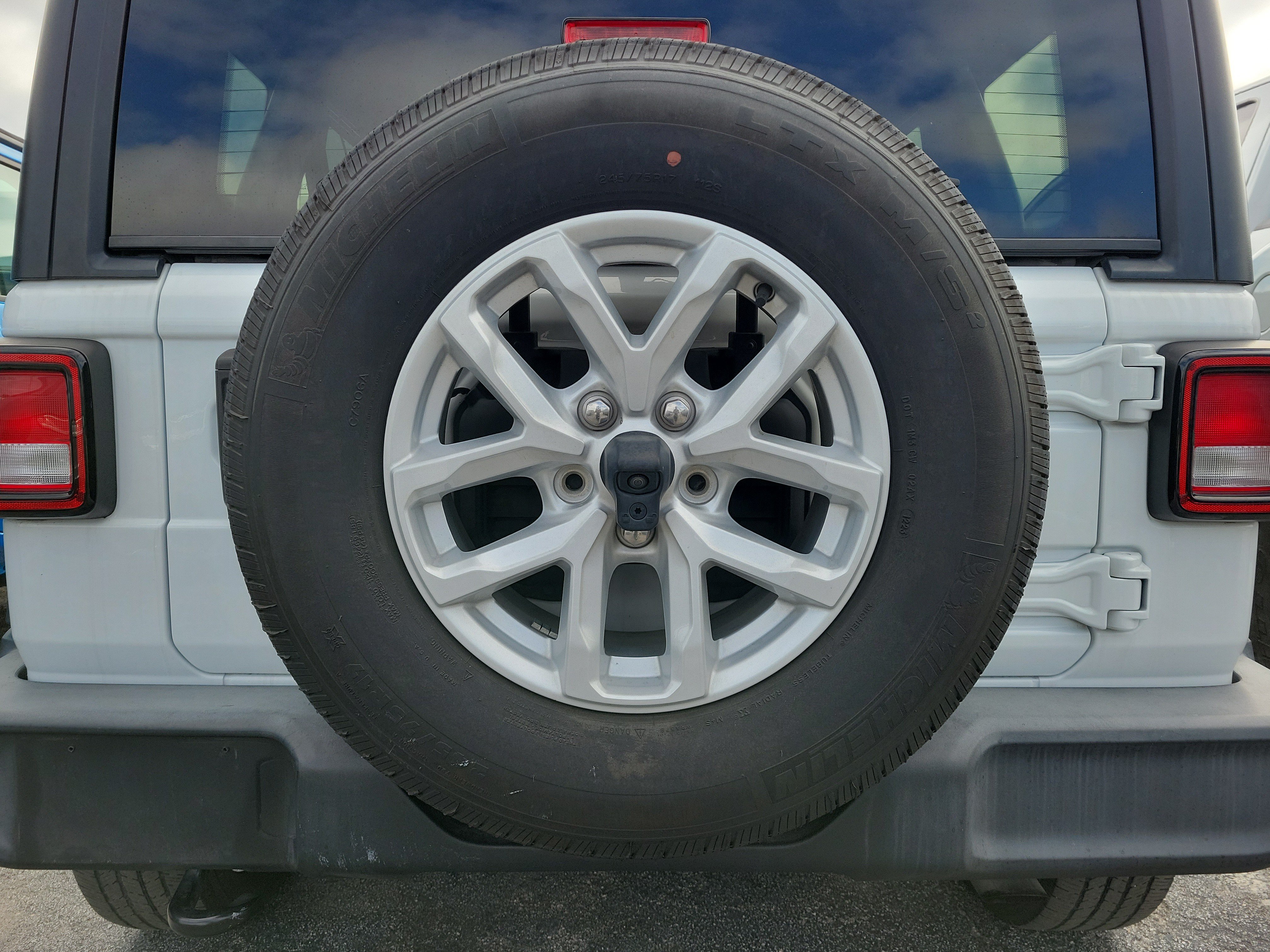 Used 2023 Jeep Wrangler Unlimited Sport AWD/4WD image 10