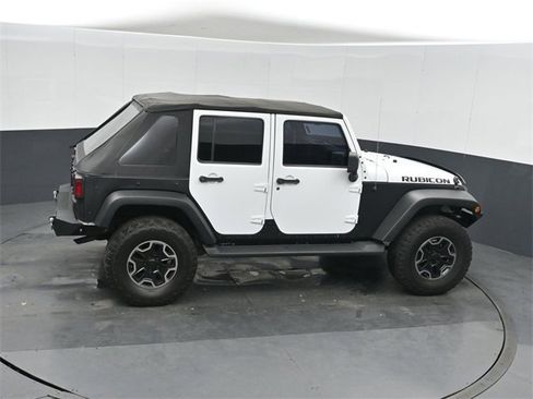 Used 2015 Jeep Wrangler Unlimited Rubicon image 30