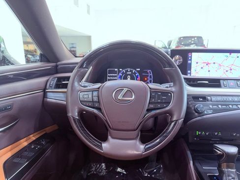 Used 2019 Lexus ES 350 w/ Premium Package FWD image 19