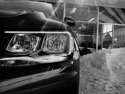 Certified 2021 Volkswagen Tiguan SE w/ Panoramic Sunroof Package image 73