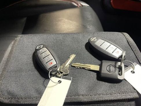 Used 2023 Nissan Frontier PRO-4X w/ Pro-4X Premium Package image 36