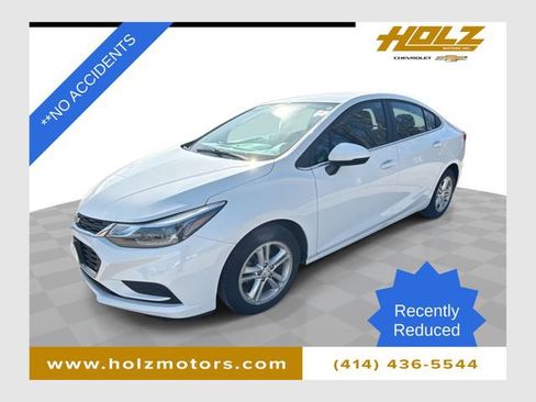 Used 2017 Chevrolet Cruze LT image 1