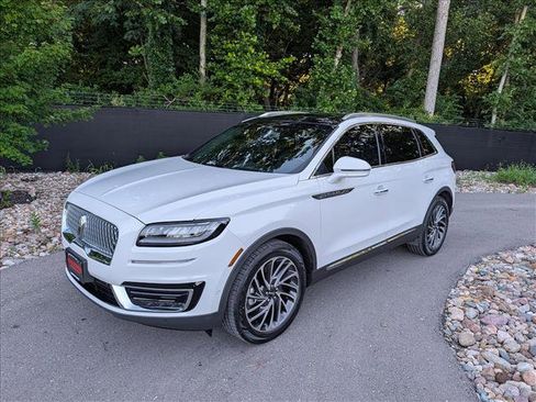 Used 2020 Lincoln Nautilus Reserve FWD image 1