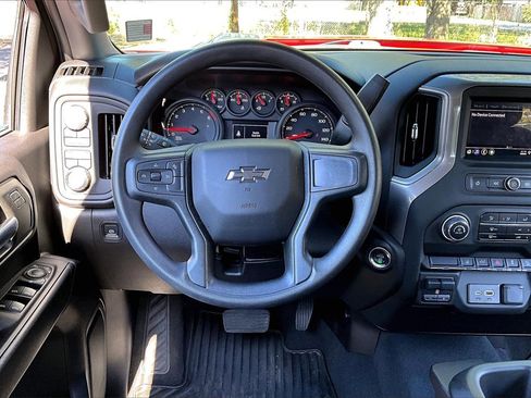 Used 2025 Chevrolet Silverado 2500 Custom w/ Custom Convenience Package image 8