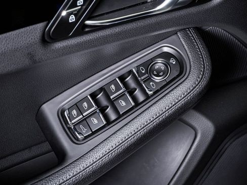 Certified 2024 Porsche Macan S AWD/4WD image 26