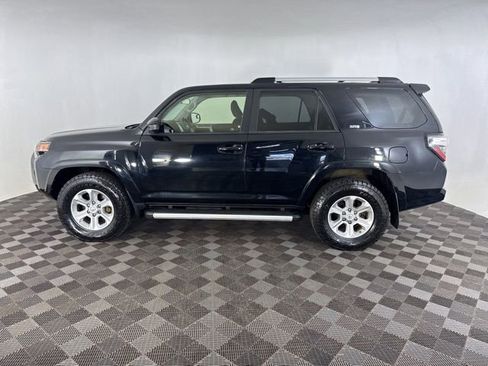 Used 2019 Toyota 4Runner SR5 AWD/4WD image 8
