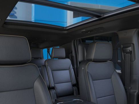 New 2026 Chevrolet Suburban Premier image 24